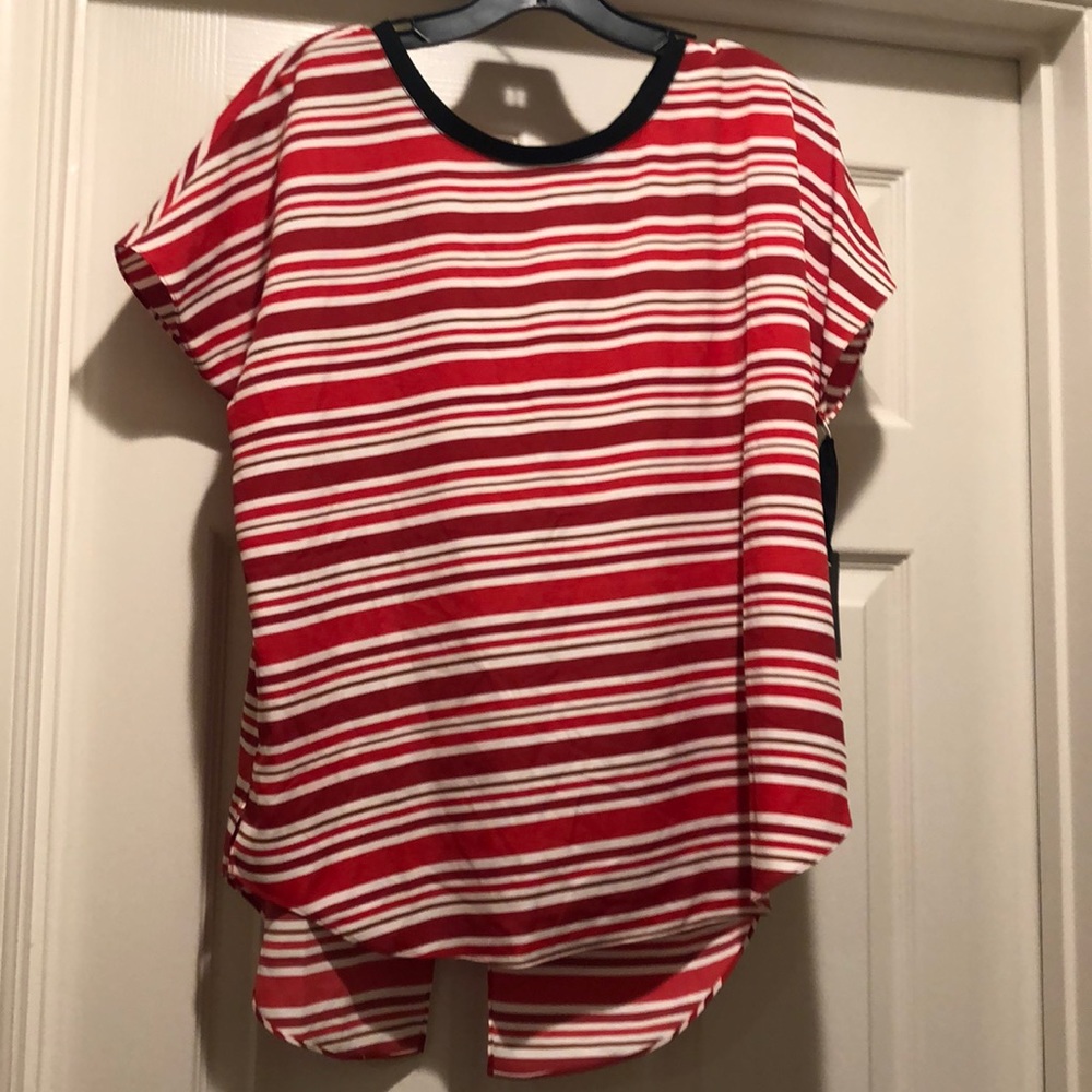 Short sleeve split back top